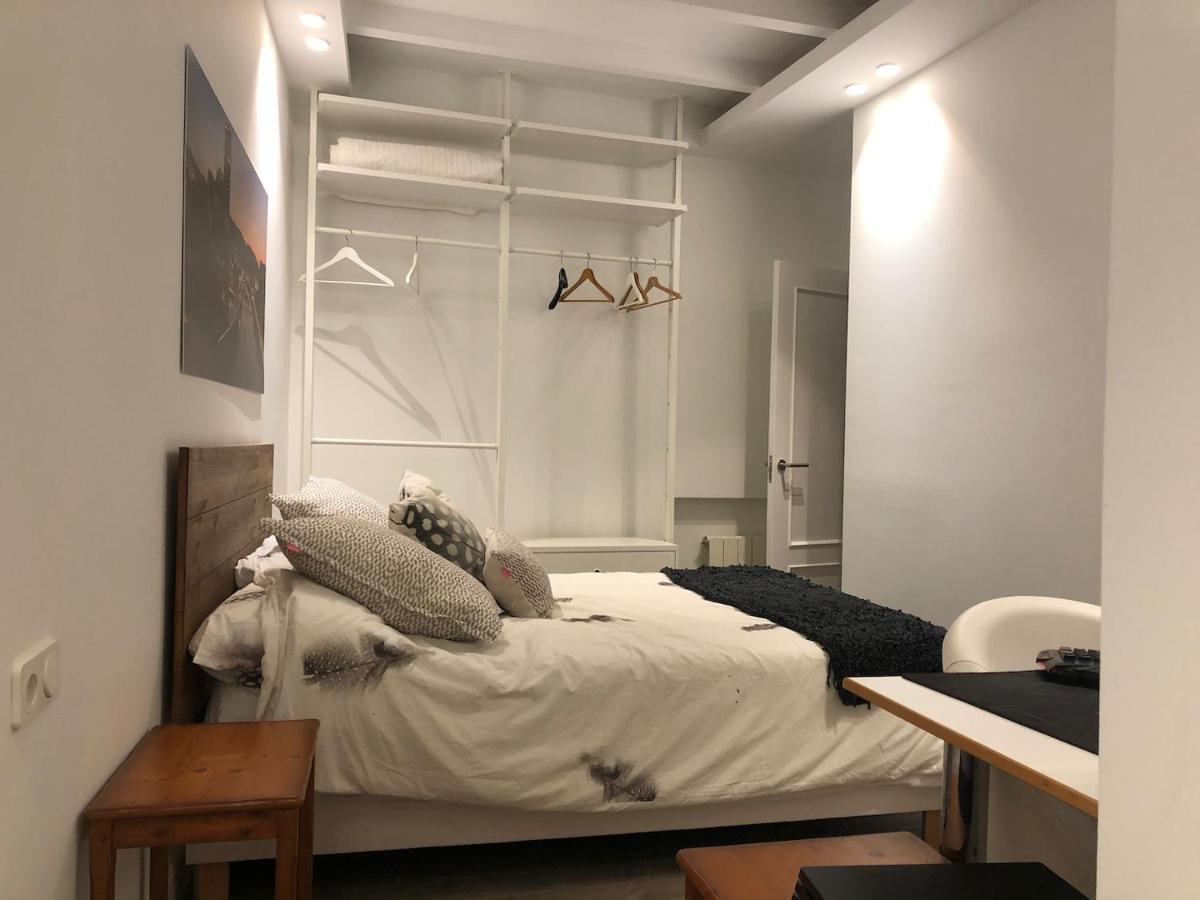 110 M2 Central Apartment In Abando Close To Guggenheim With Parking Bilbao Bagian luar foto