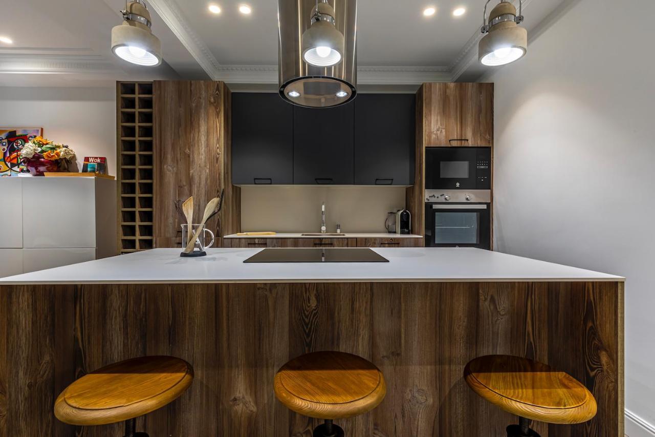 110 M2 Central Apartment In Abando Close To Guggenheim With Parking Bilbao Bagian luar foto