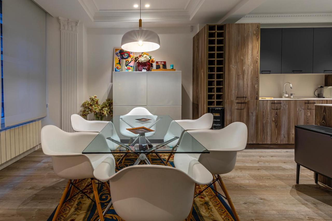 110 M2 Central Apartment In Abando Close To Guggenheim With Parking Bilbao Bagian luar foto