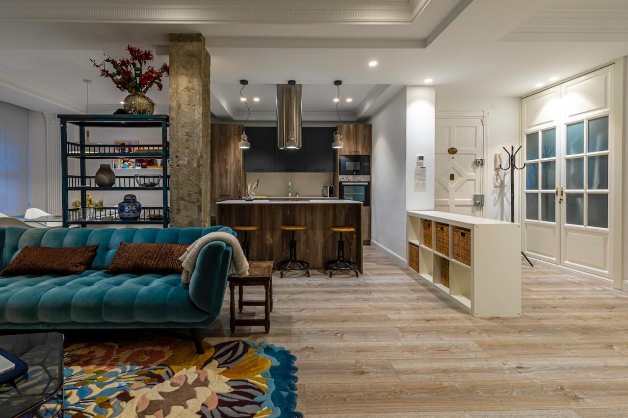 110 M2 Central Apartment In Abando Close To Guggenheim With Parking Bilbao Bagian luar foto
