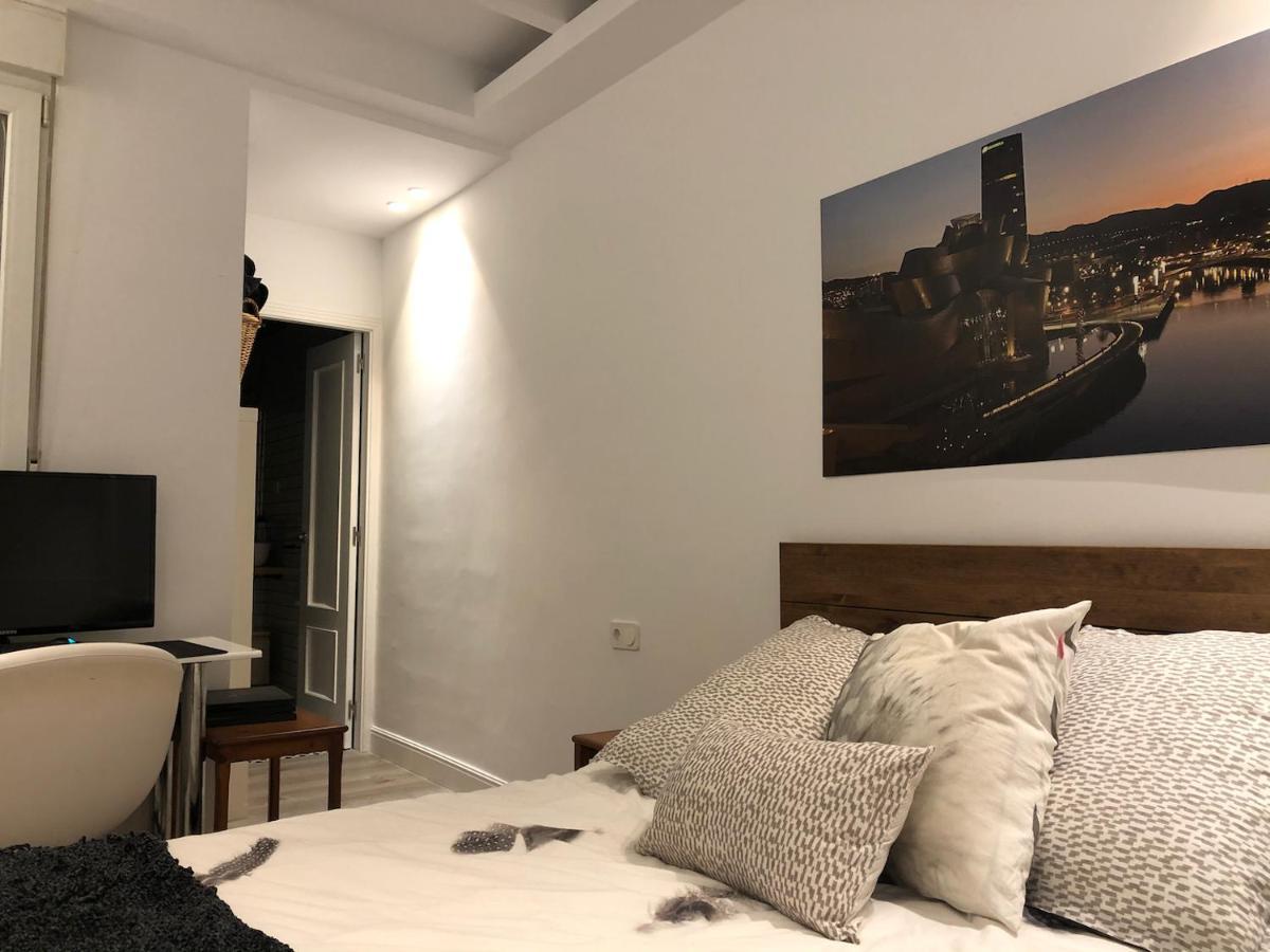 110 M2 Central Apartment In Abando Close To Guggenheim With Parking Bilbao Bagian luar foto