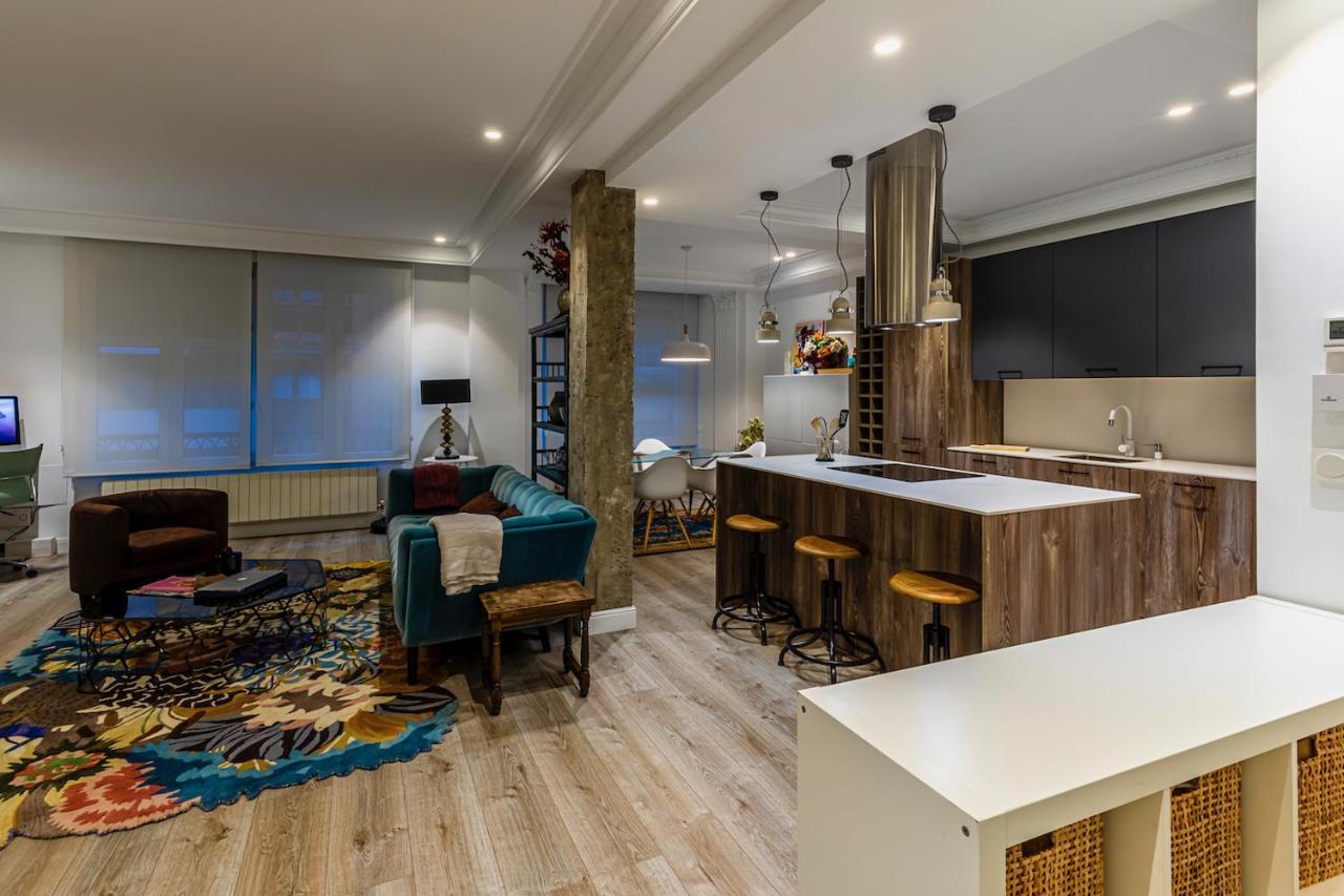 110 M2 Central Apartment In Abando Close To Guggenheim With Parking Bilbao Bagian luar foto