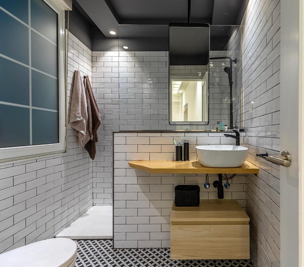 110 M2 Central Apartment In Abando Close To Guggenheim With Parking Bilbao Bagian luar foto