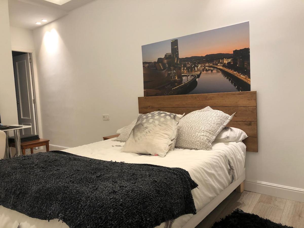 110 M2 Central Apartment In Abando Close To Guggenheim With Parking Bilbao Bagian luar foto