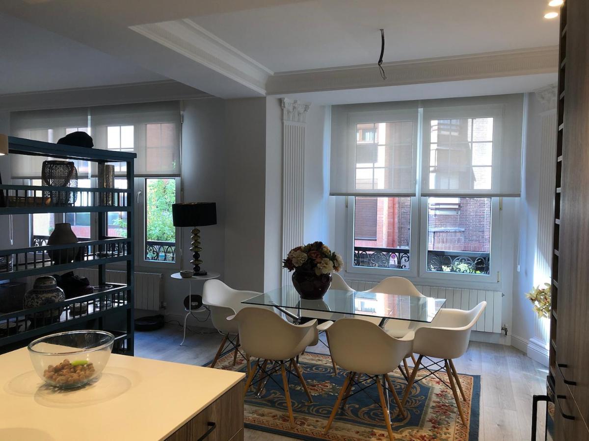 110 M2 Central Apartment In Abando Close To Guggenheim With Parking Bilbao Bagian luar foto